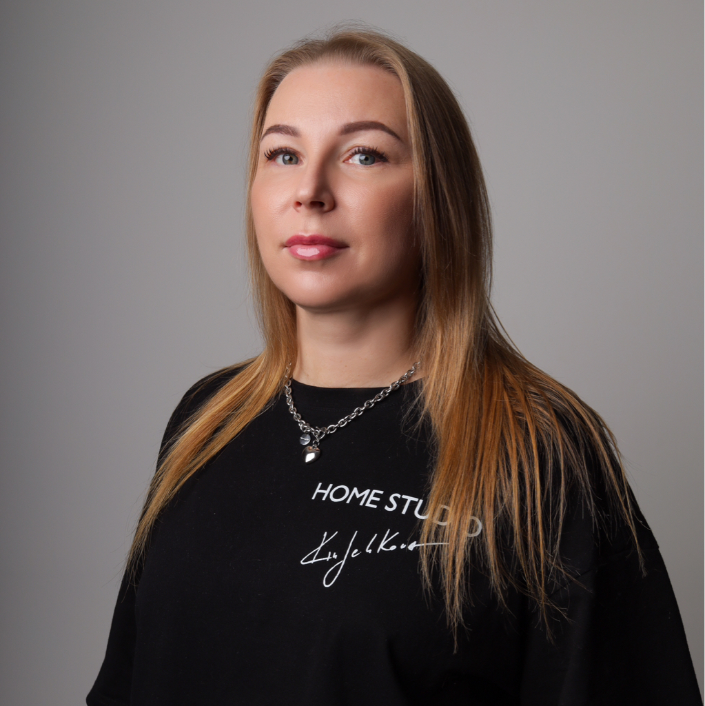 Олеся топ мастер по наращиванию ресниц