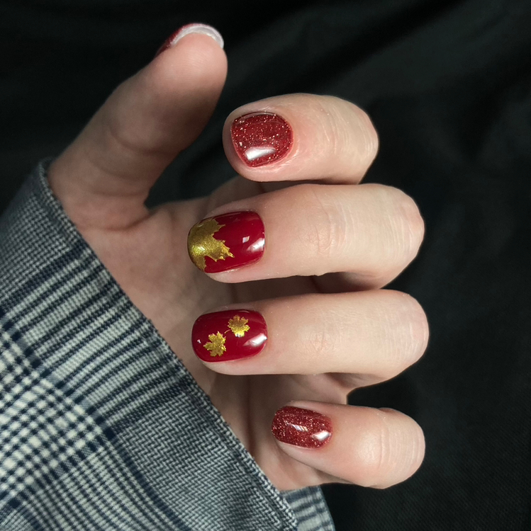 Пакет MIDI: укрепление гелем, мелкий ремонт, дизайн до 4 ногтей.