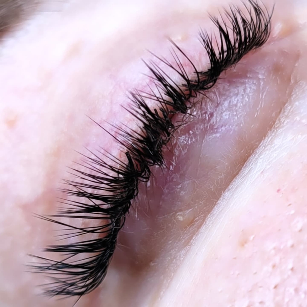 Наращивание ресниц