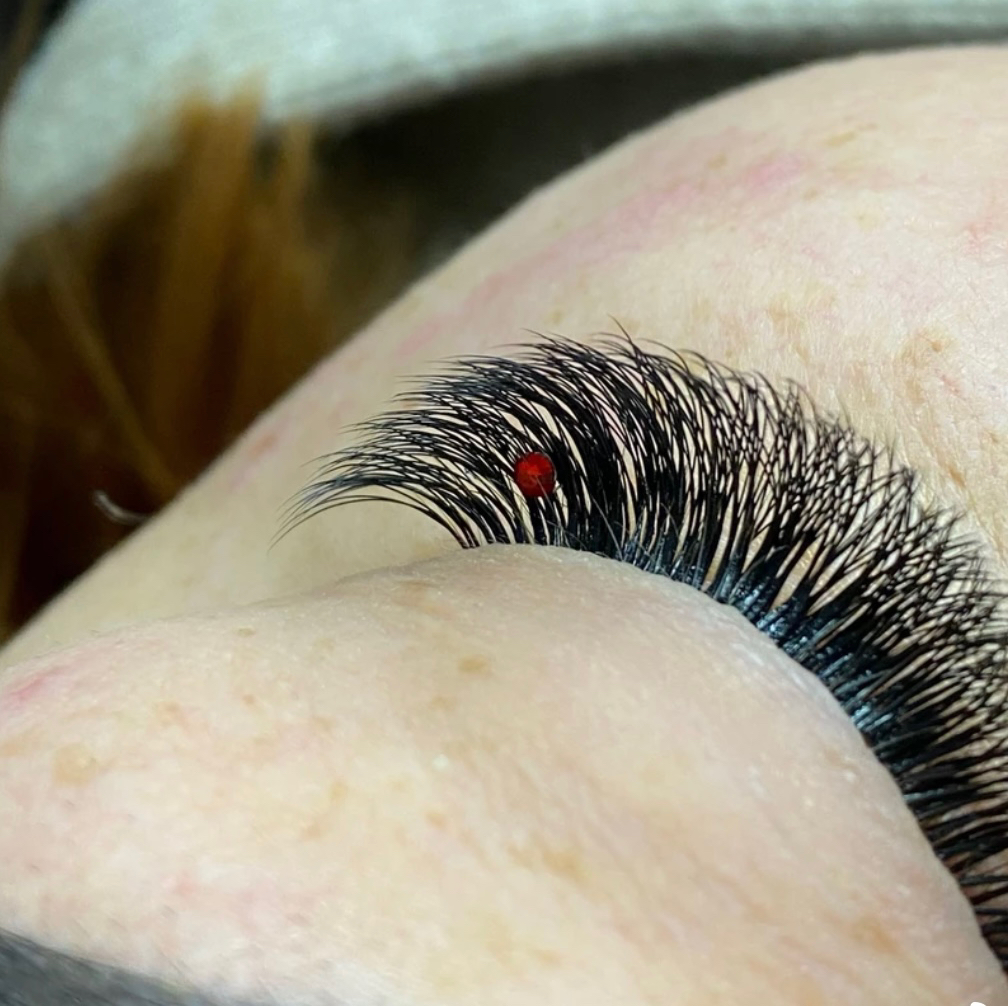 Наращивание ресниц 4-5D (готовыми пучками)