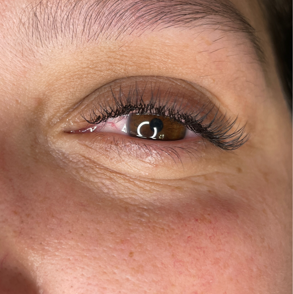 Наращивание ресниц Классика