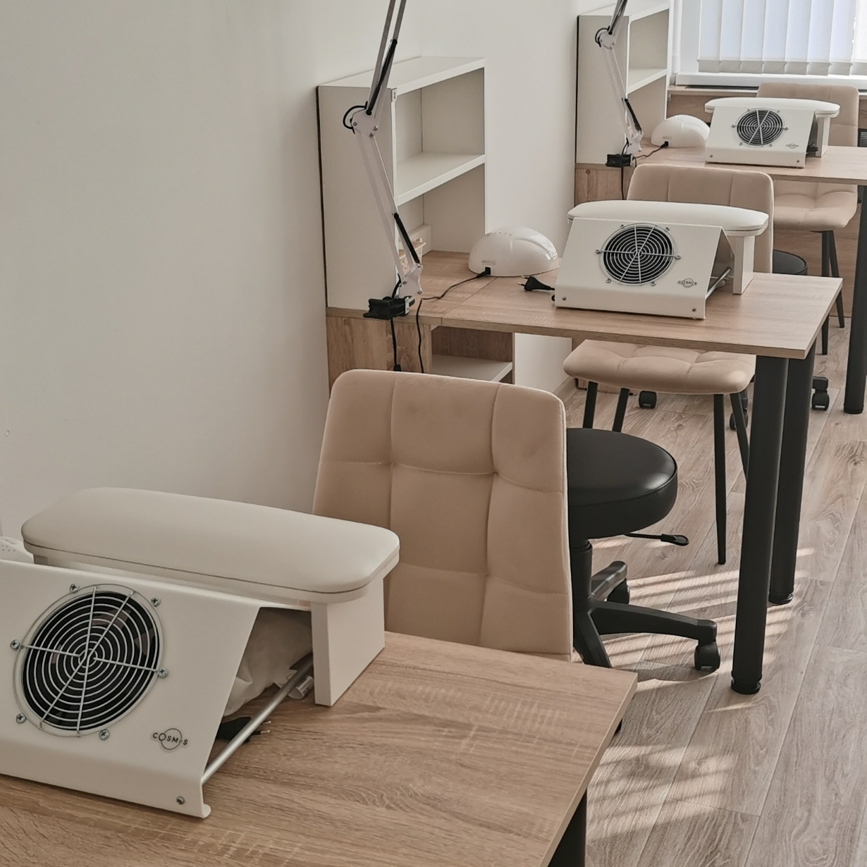 Место для маникюра (2 часа)