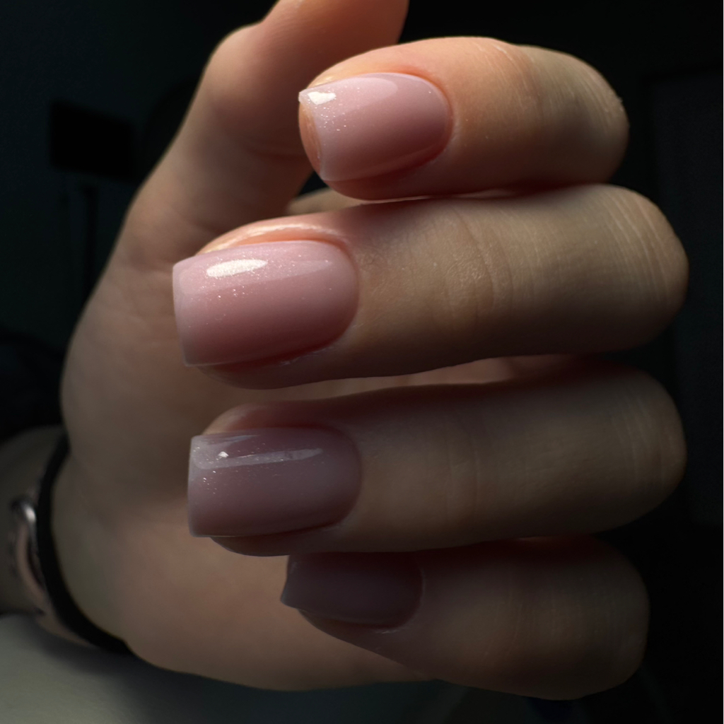 Маникюр с покрытием (однотонное) и укреплением