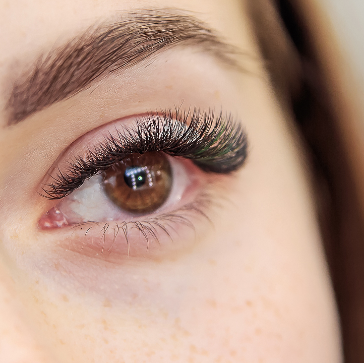 Наращивание ресниц 3D-4D