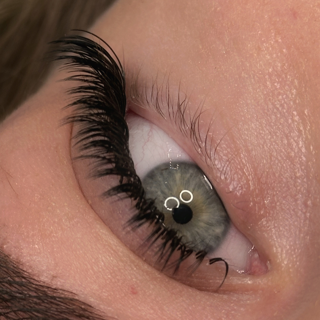 Наращивание ресниц 3-4Д