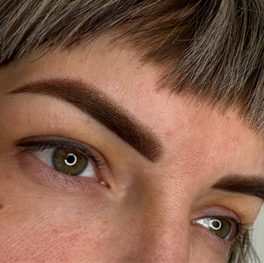 ПМ брови (рефреш в течение 3х лет) обновление цвета