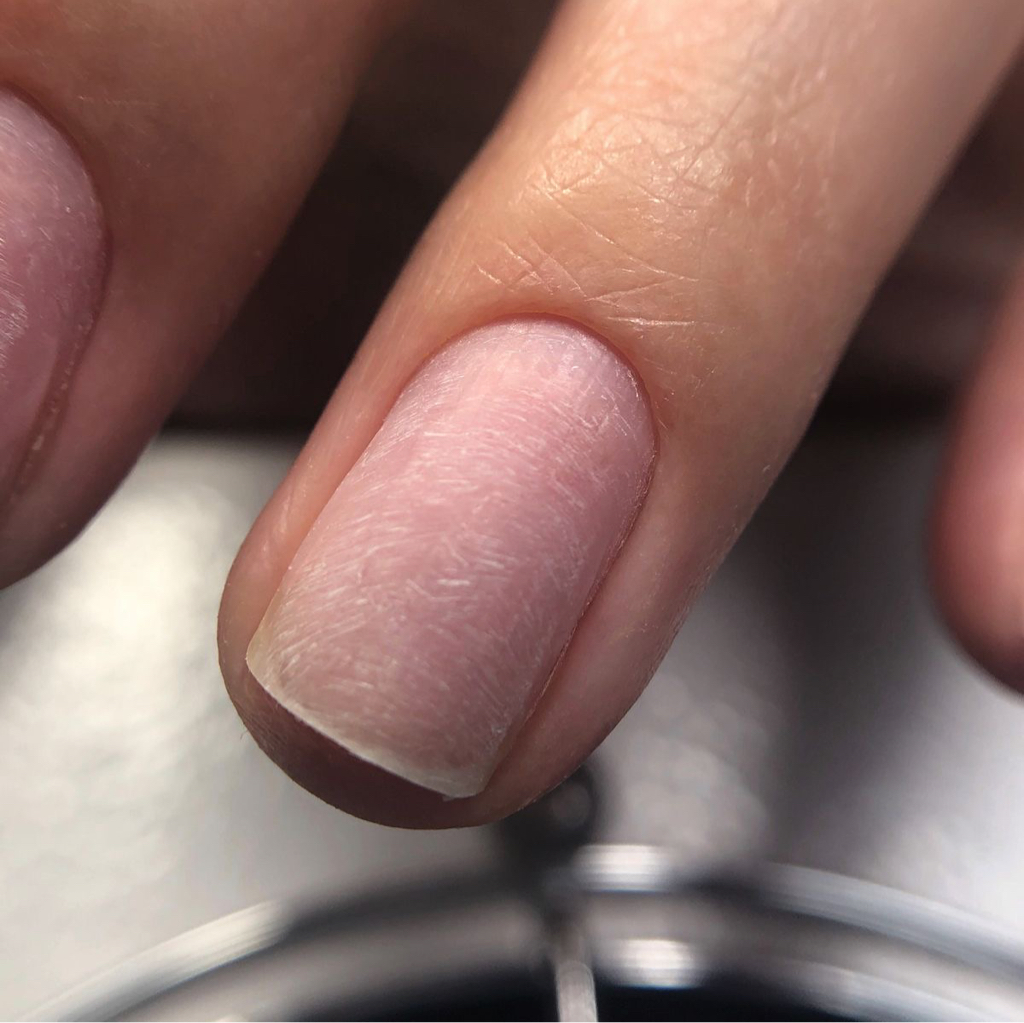 Снятие гель-лака без последующего покрытия (БЕЗ опила формы и изменения длины)