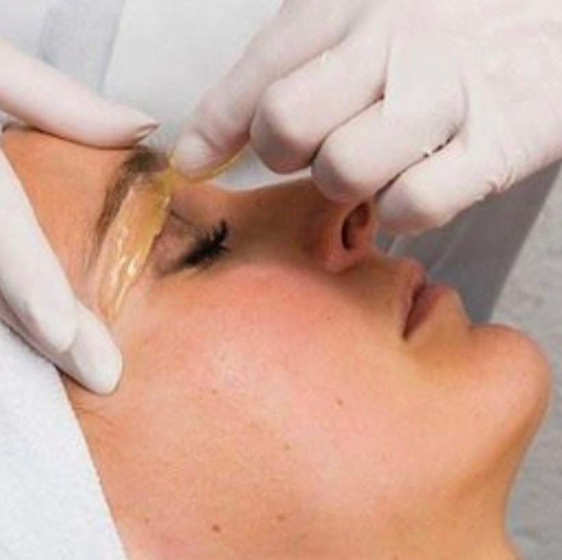 Коррекция бровей