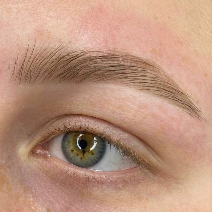 Окрашивание бровей