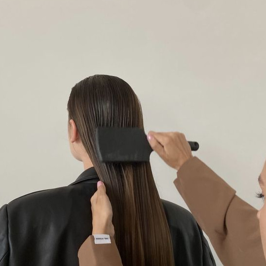 АКЦИЯ! Оформление длины, мытье и массаж головы + легкая укладка.