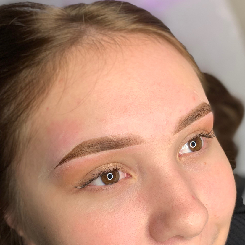 Перманентный макияж бровей