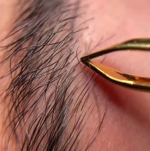 Корекція брів( пінцет віск)