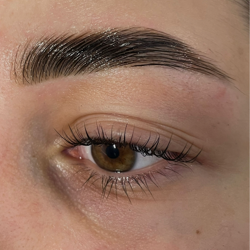 КОМПЛЕКС ламинирование ресниц и долговременная укладка  бровей