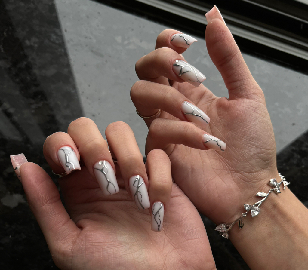 Наращивание ногтей