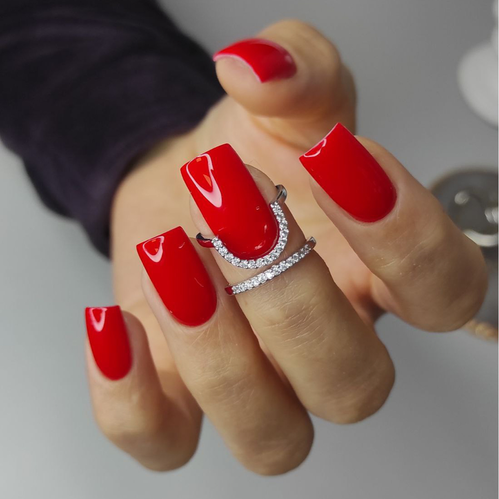 Маникюр с однотонным покрытием гель-лак