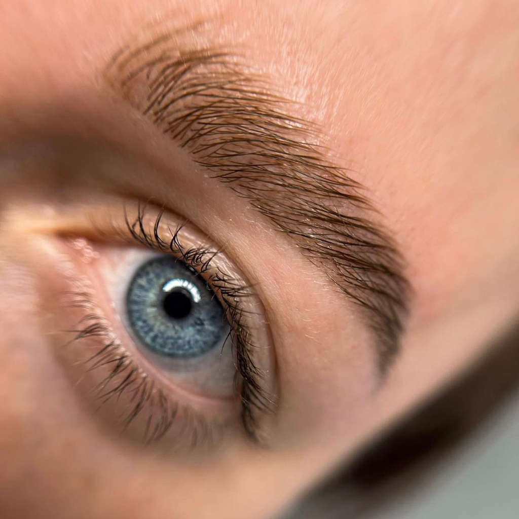 Ламинирование бровей