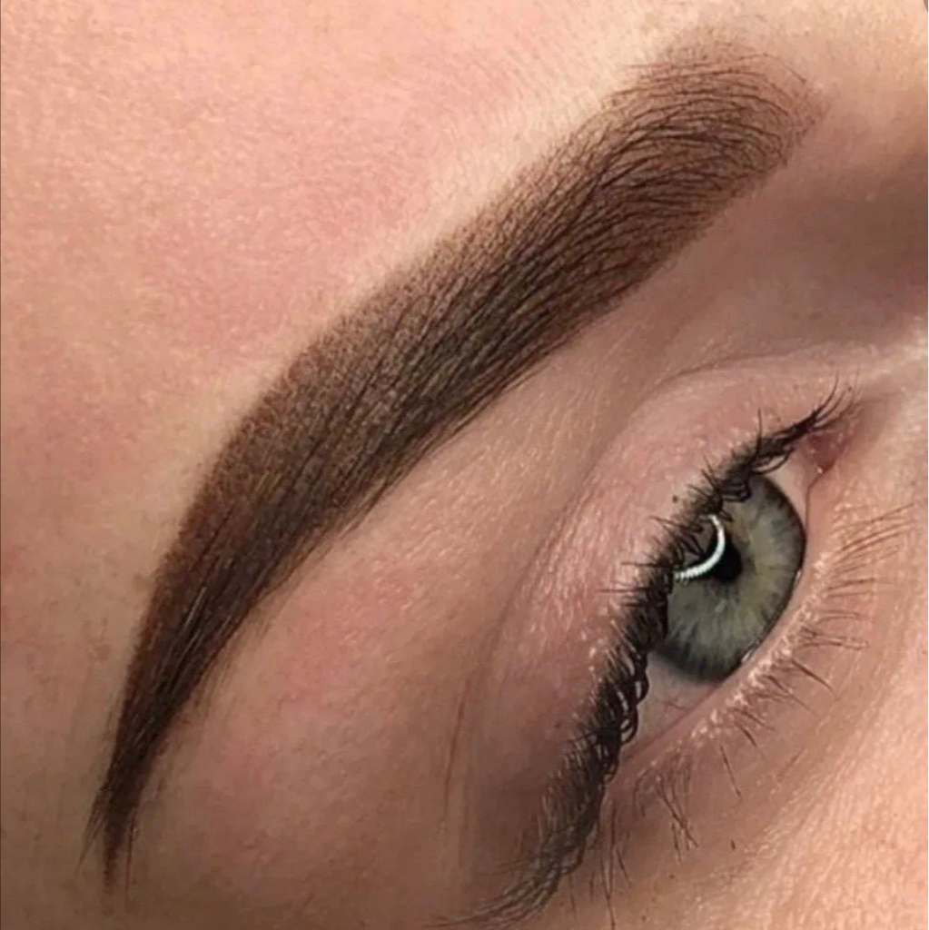 Перманентный макияж бровей