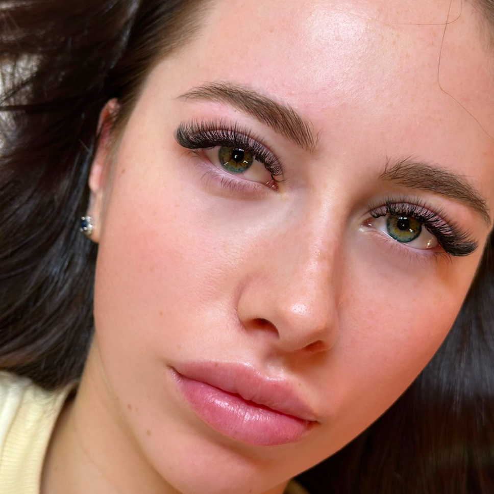 Наращивание ресниц 2-2,5D