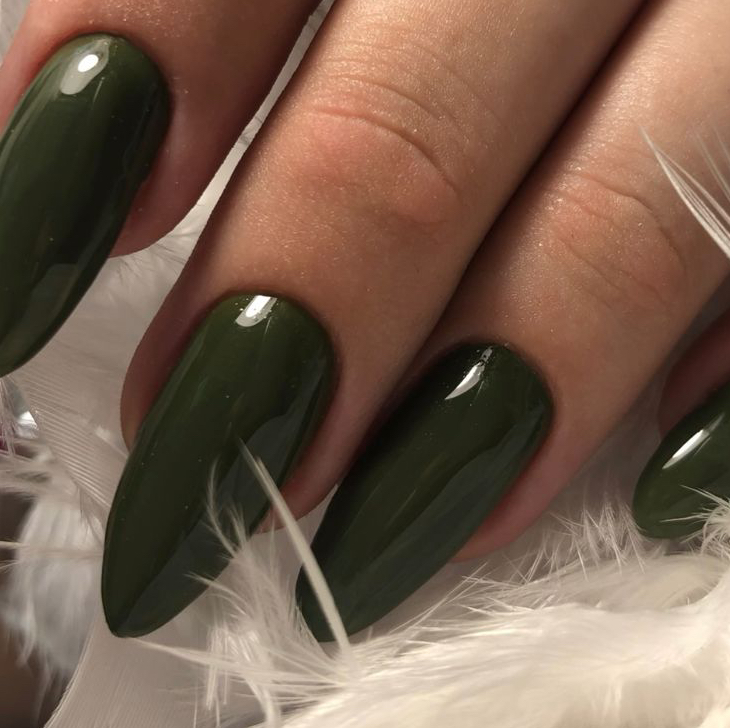 Маникюр с покрытием гель-лак (без дизайна) с укреплением