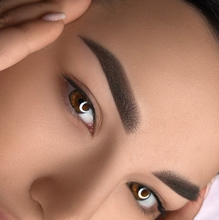 Перманентный макияж бровей