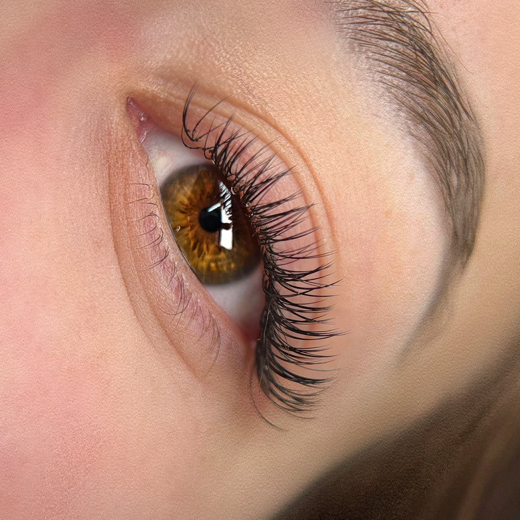 Наращивание ресниц 1.5-2д