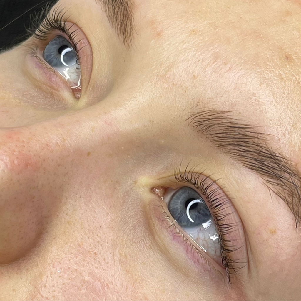 Окрашивание ресниц