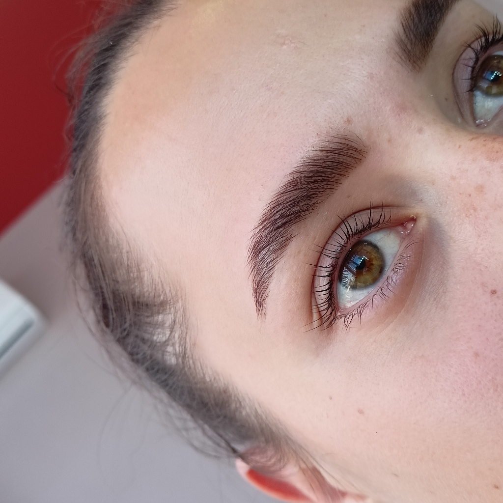 Комплекс #Полный; Ламинирование ресниц + окрашивание + ботокс + ламинирование бровей + окрашивание + оформление