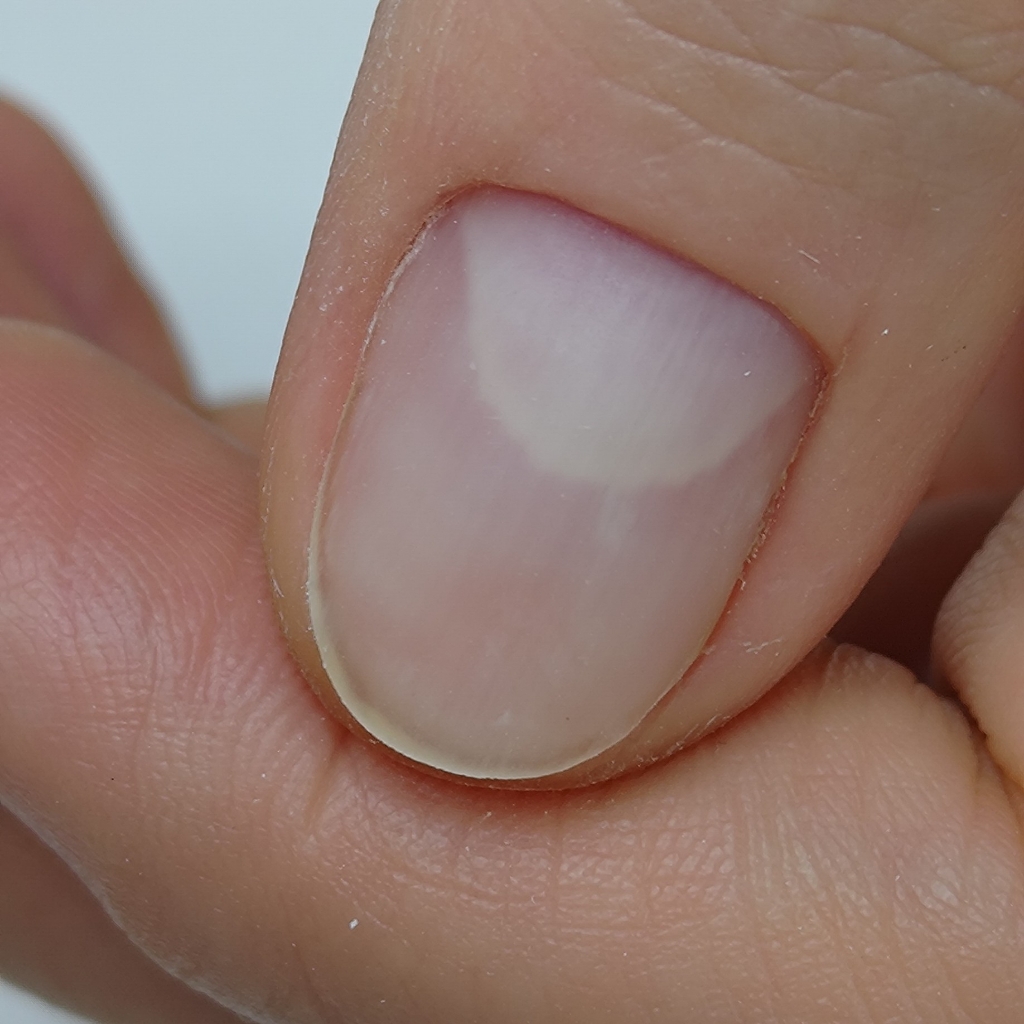 Маникюр без покрытия
с полировкой кожи маслом