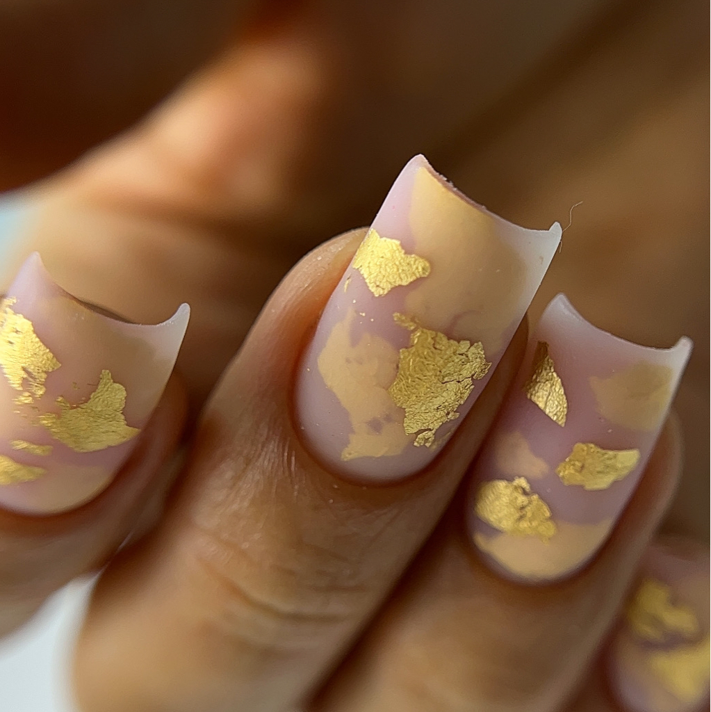 Укрепление ногтей гелем (коррекция гелем)