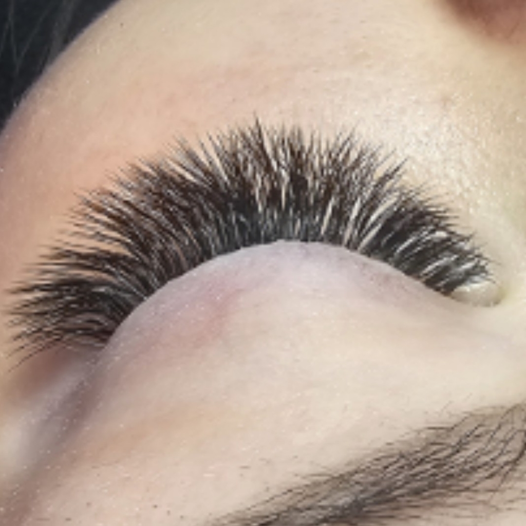 Снятие нарощенных ресниц