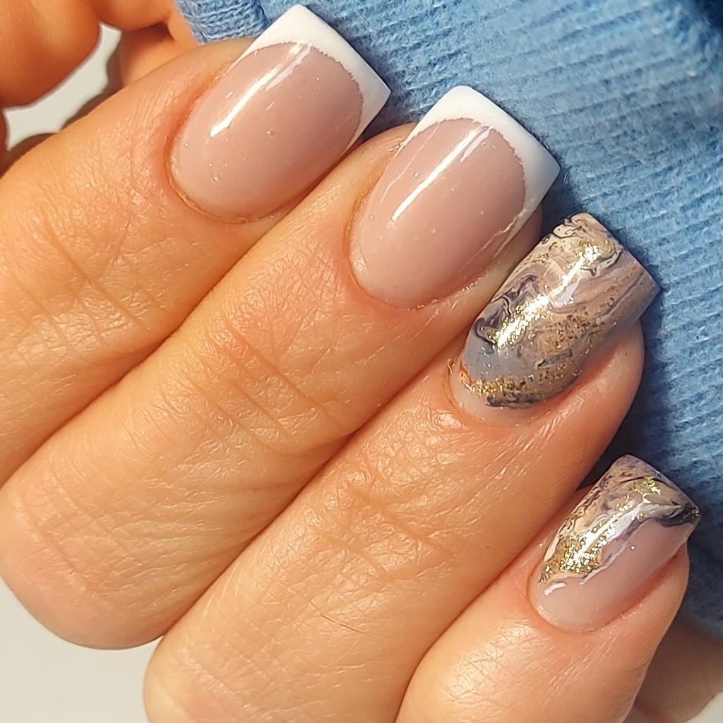 Fixprise manicure только доя постоянных клиентов.