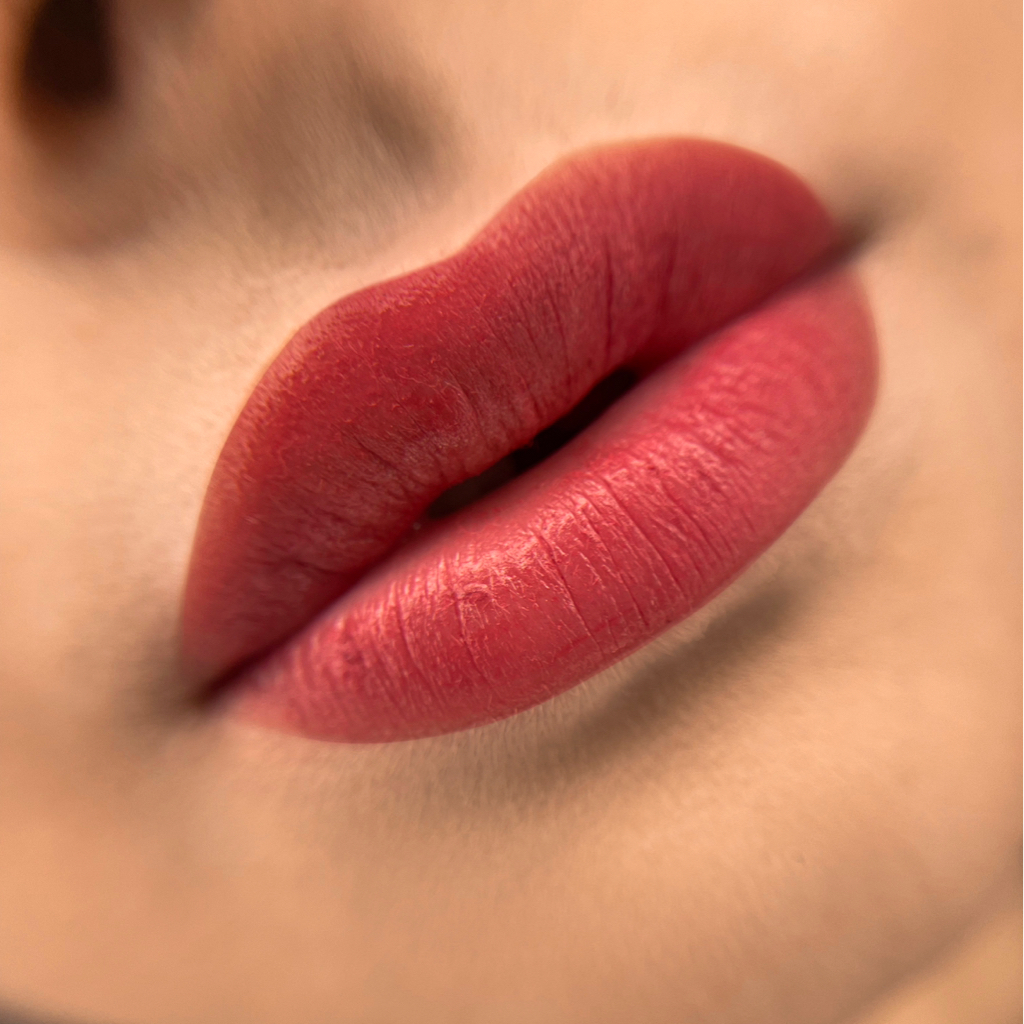 Перманентный макияж губ