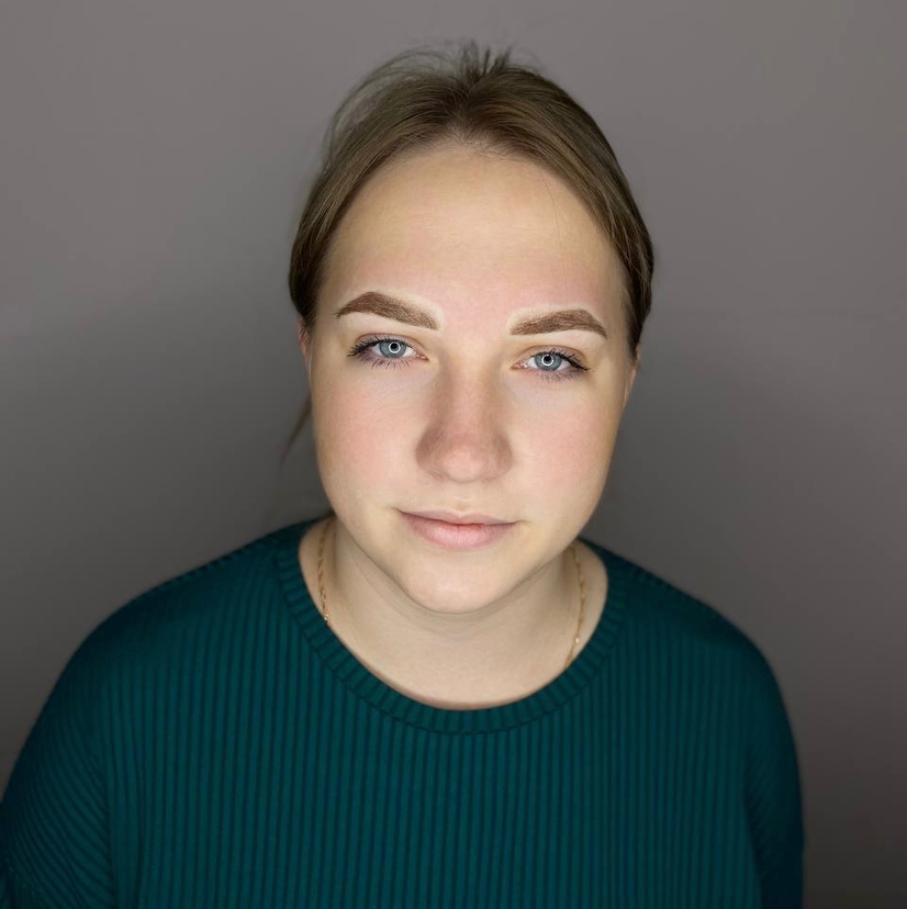 Перманентный макияж бровей