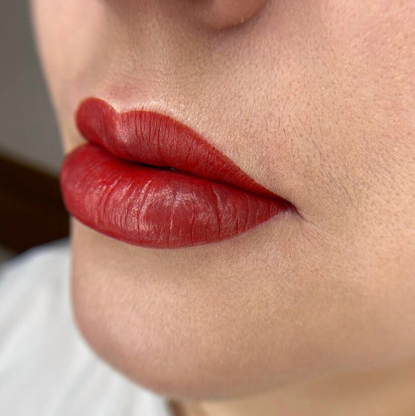 Перманентный макияж губ