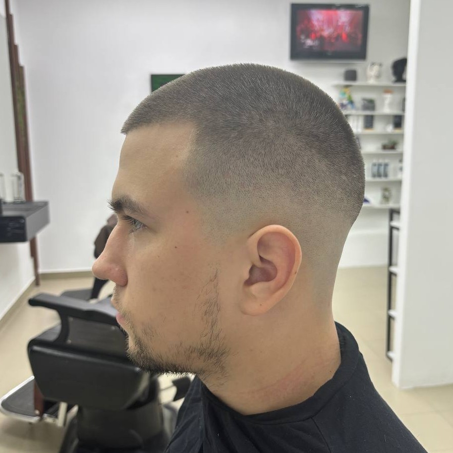 Стрижка мужская машинкой