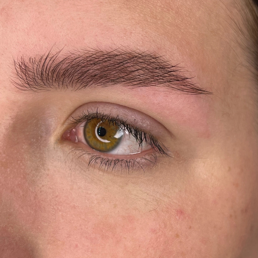 Коррекция бровей/ прореживание