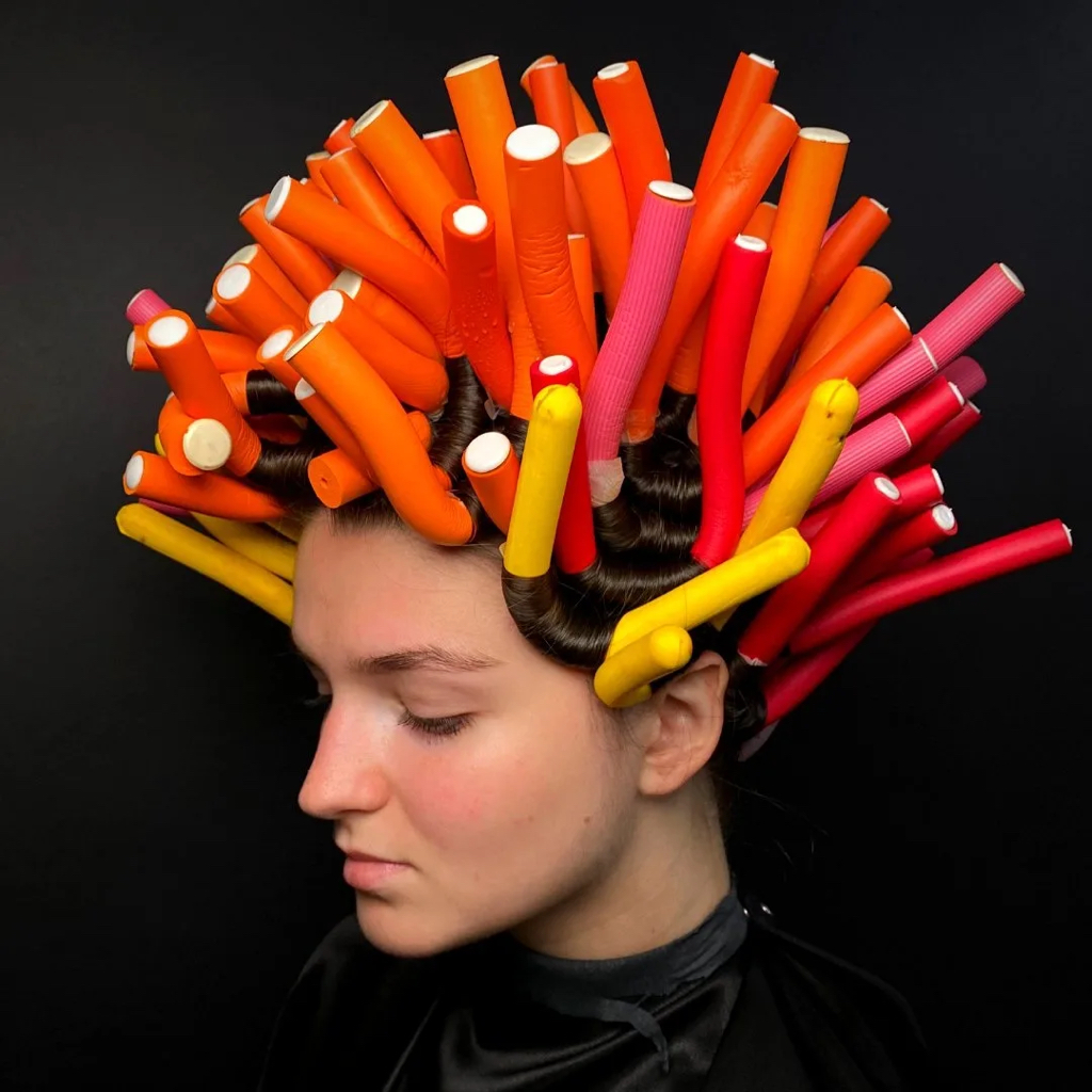 Химическая завивка волос на бумеранги