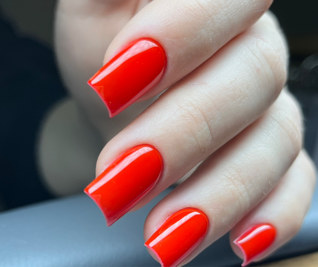 Маникюр с восстановлением формы, архитектуры