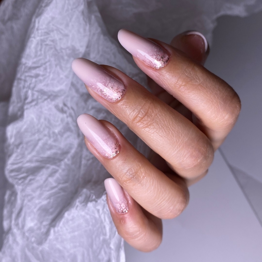 Наращивание ногтей на верхних формы