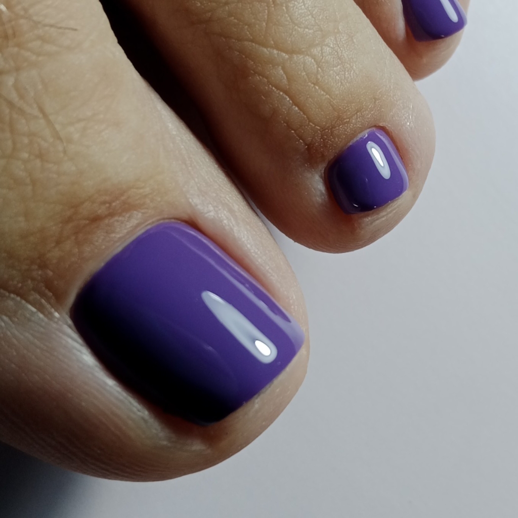 Обработка пальчиков ног с покрытием гель -лак