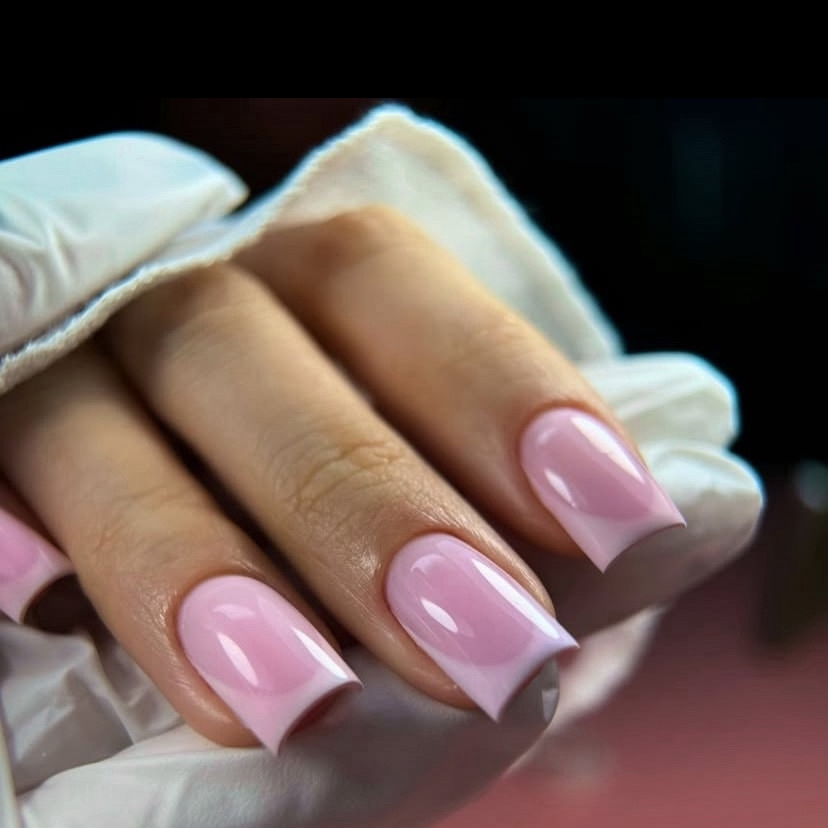 Маникюр с дизайном Френч