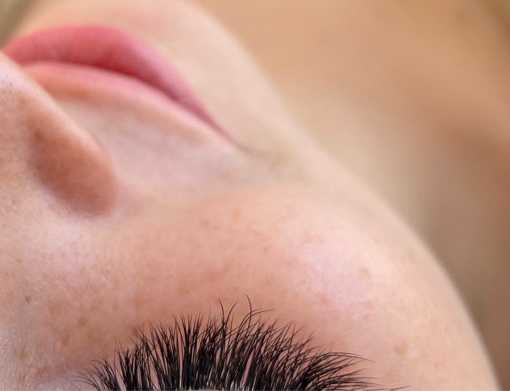 Снятие нарощенных ресниц (не моя работа/без последующего наращивания)