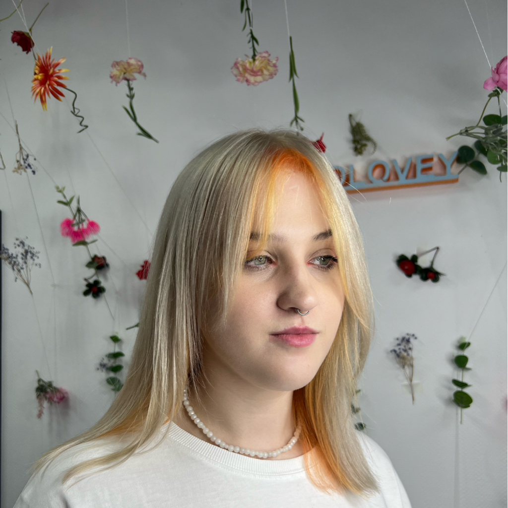 Обесцвечивание корней+тонирование S-длина до плеч