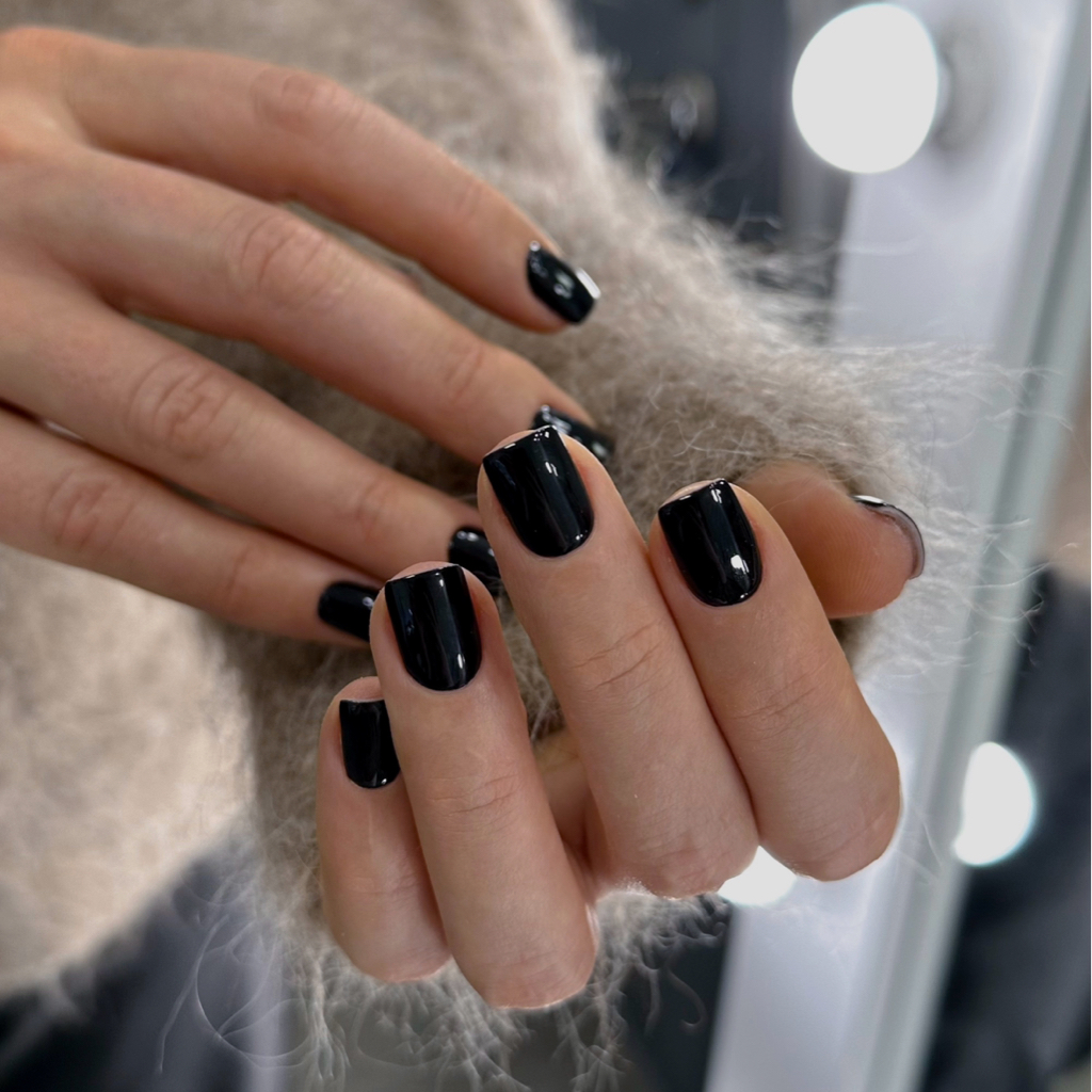 Маникюр + укрепление + покрытие однотон