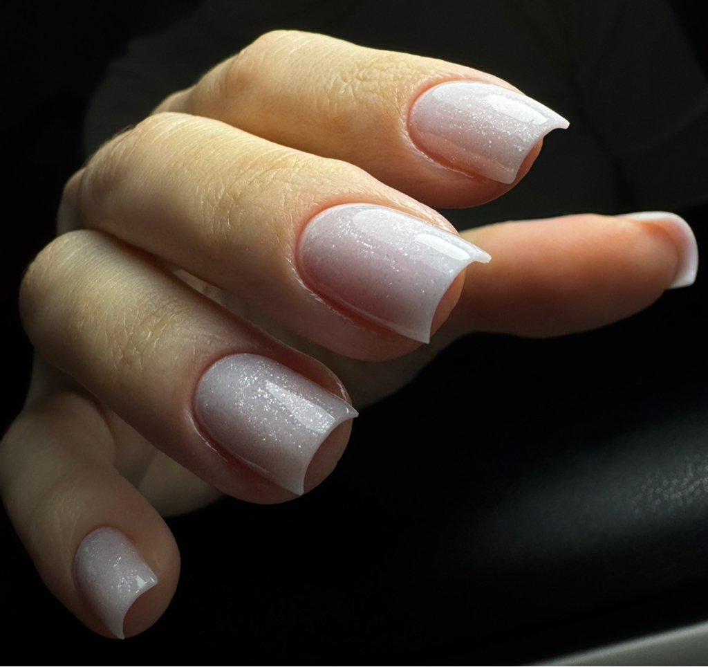 Маникюр с покрытием гель /гелевая коррекция/