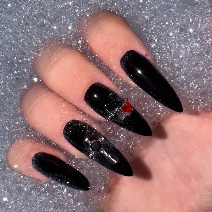 Наращивание ногтей