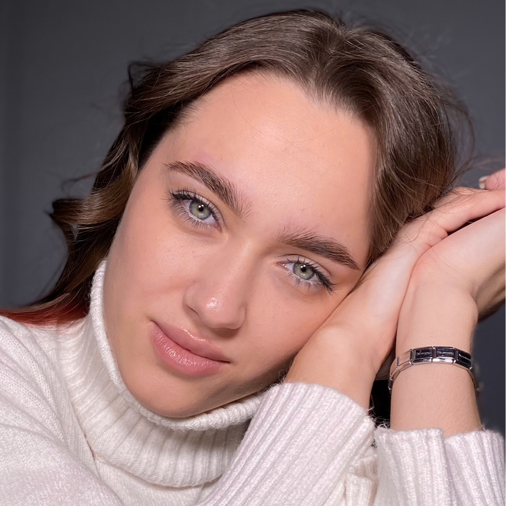 Коррекция бровей (воск/пинцет)