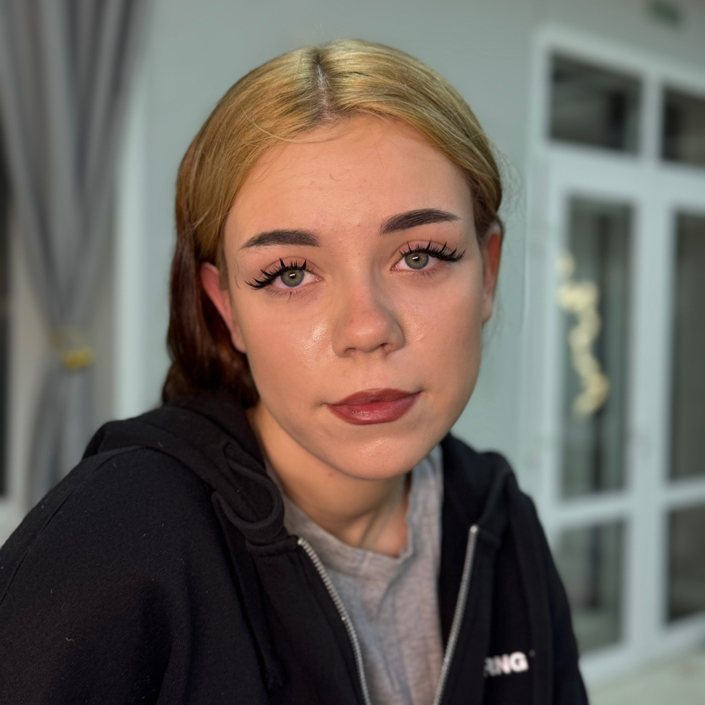 Наращивание ресниц(Накладной эффект)