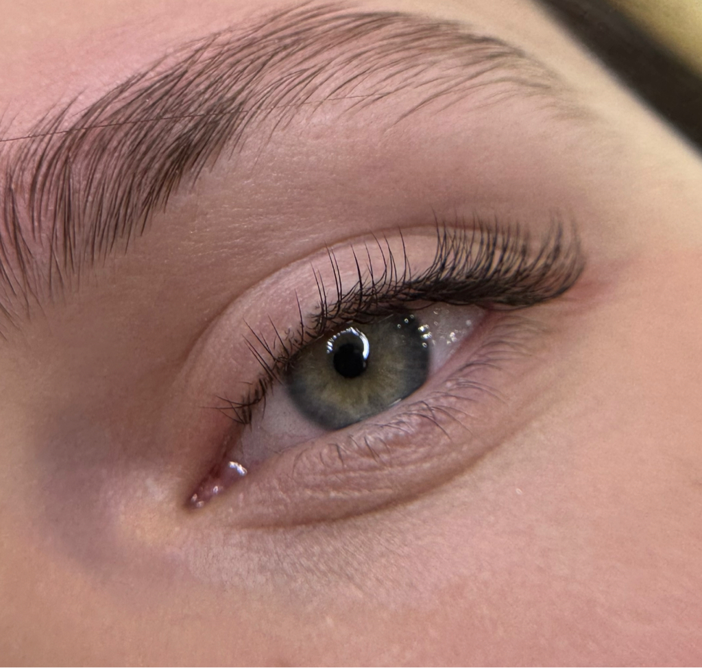 Окрашивание ресниц