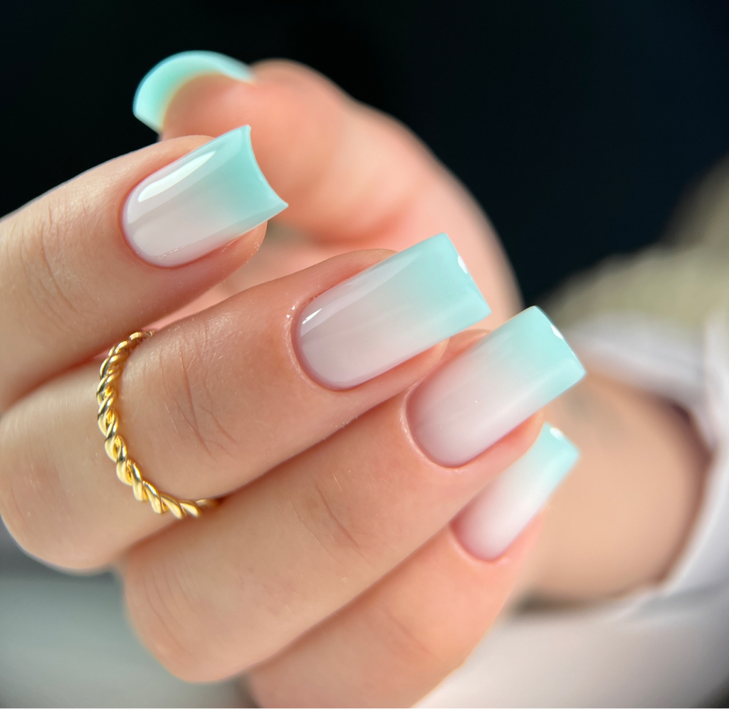 Наращивание ногтей